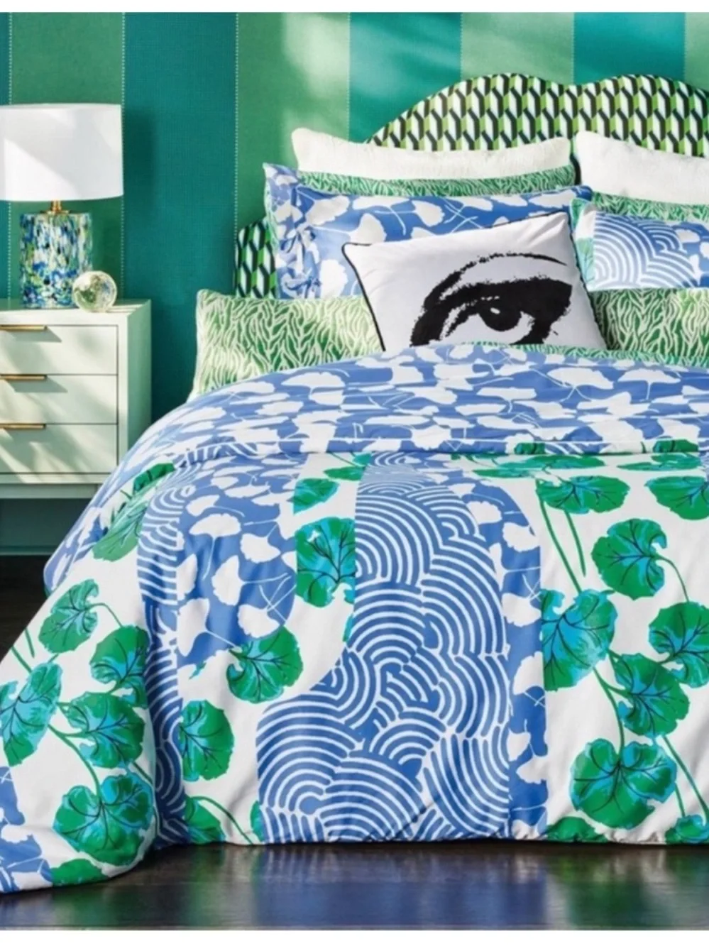 Diane von Furstenberg x Target Geranium & Ginkgo Leaf Reversible Comforter Queen